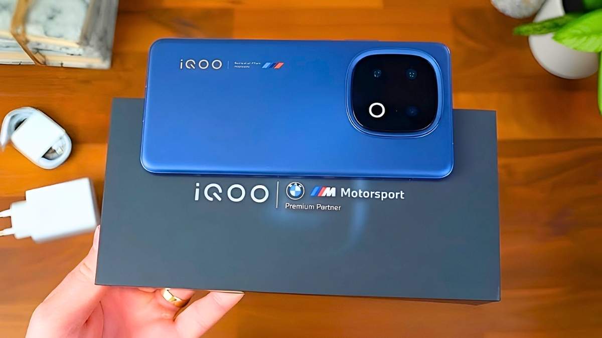 iQOO 13 5G Review Flagship Performance 144Hz Display And 50MP Camera